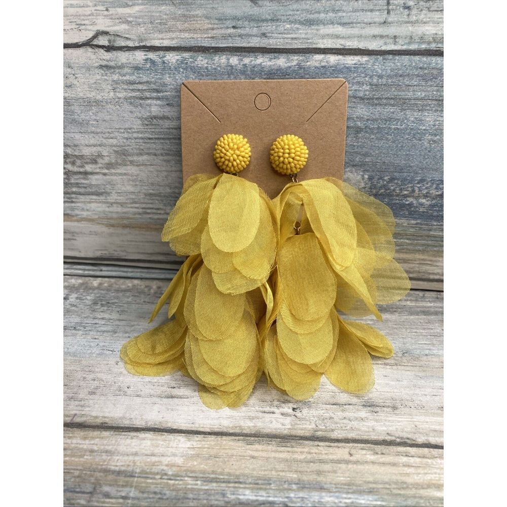 Yellow Breeze Flow Earrings Drop Dangle White Beads 3.5" long NWOT‎